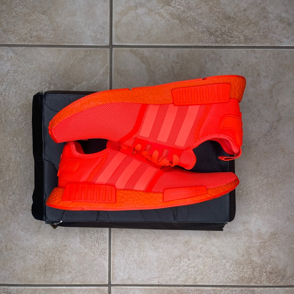 Adidas NMD_R1 SOLAR RED Sneakers BRAND NEW Damaged Box 11.5 US